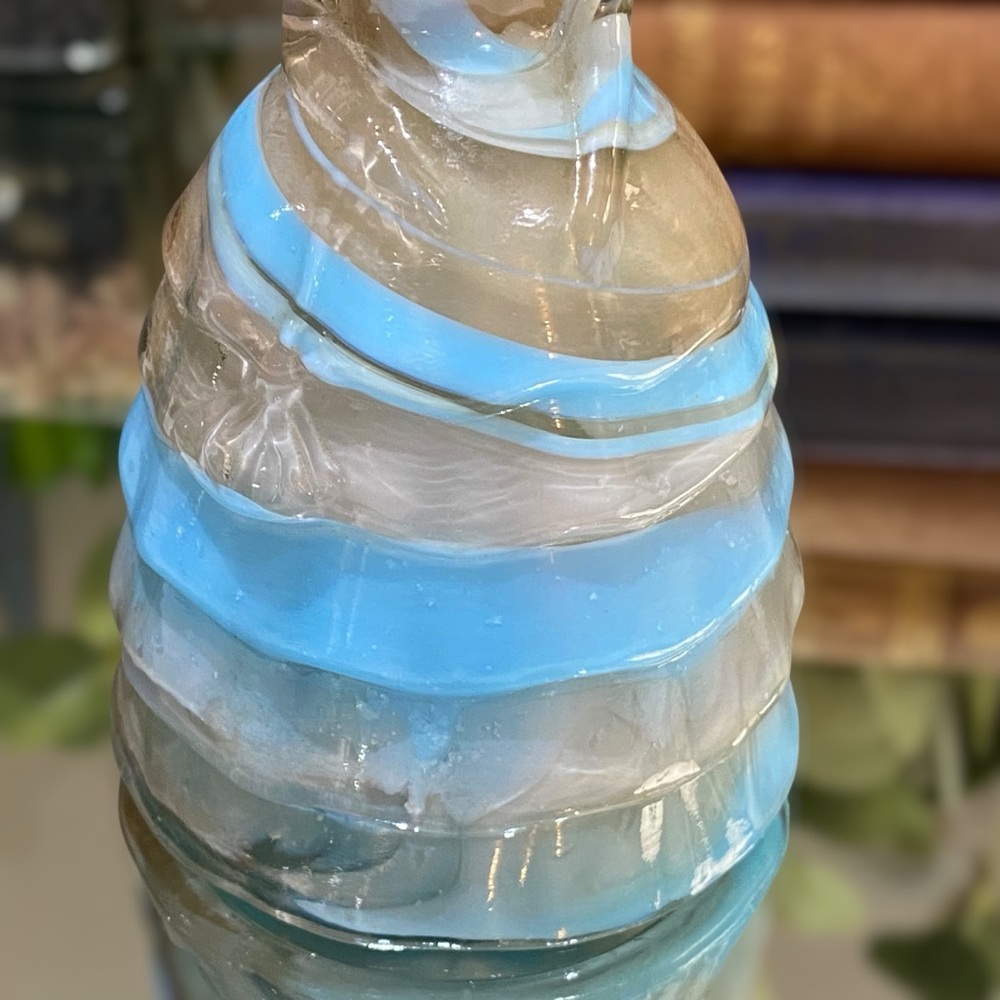 Vintage Summit Art Melanie Slag Glass Figurine Blue Tan Southern Belle Bonnet - Picture 7 of 10